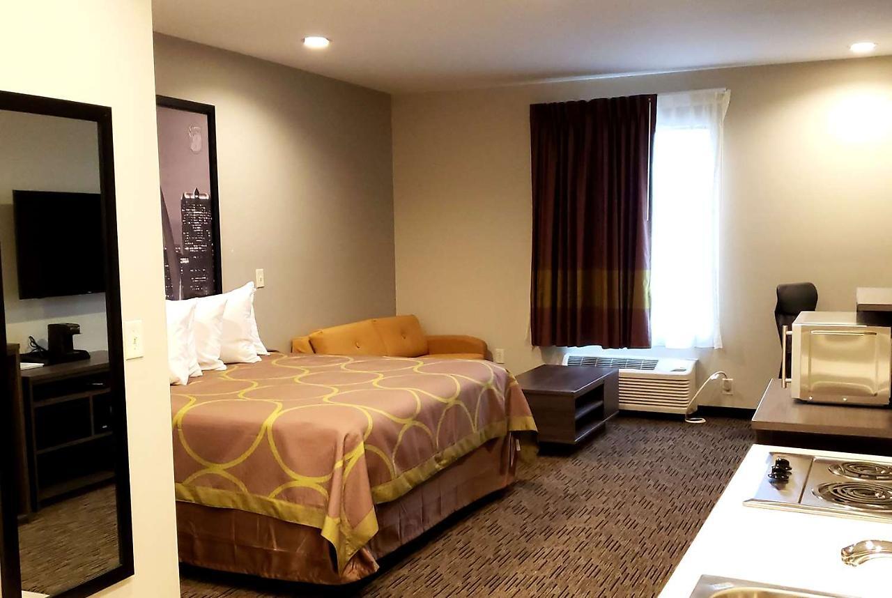 Super 8 By Wyndham St. Louis North Hotel Exterior foto
